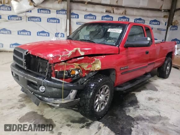 2000 Dodge 2500 z VIN 1B7KC2362YJ173651, wystawiony jako Copart lot #85099224 z przebiegiem 149 933 mil mil oraz Szkoda całkowita • Salvage title. Historia ofert i sprzedaży dostępna na DreamBid. Obrazek 1.