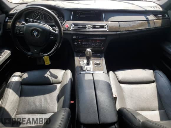2013 BMW 7 Series 740Li xDrive с VIN WBAYF4C56DD127668, выставлен на аукционе Copart как лот 71278725 с пробегом 96 887 миль миль и Списание • Salvage title. История ставок и продаж доступна на DreamBid. Изображение 8.