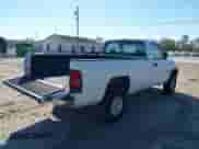 1998 Dodge 1500 z VIN 1B7HF16Y3WS583651, wystawiony jako IAAI lot #41638592 z przebiegiem 83 204 mil mil oraz . Historia ofert i sprzedaży dostępna na DreamBid. Obrazek 4.