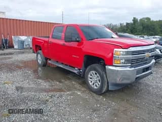 2015 Chevrolet Silverado 2500HD Work Truck с VIN 1GC1CUEG4FF190223, выставлен на аукционе IAAI как лот 43393249 с пробегом 121 130 миль миль и . История ставок и продаж доступна на DreamBid. Изображение 1.