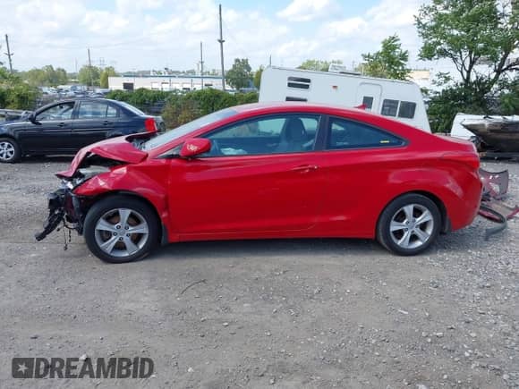 2013 Hyundai Elantra SE с VIN KMHDH6AE5DU012663, выставлен на аукционе IAAI как лот 43148460 с пробегом 184 256 миль миль и . История ставок и продаж доступна на DreamBid. Изображение 14.