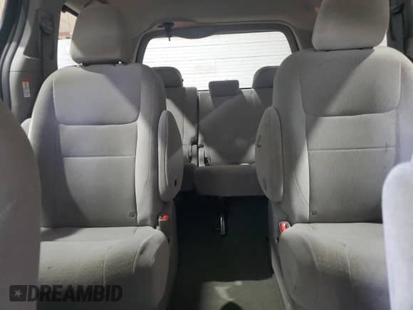 2017 Toyota Sienna LE с VIN 5TDJZ3DC6HS153961, выставлен на аукционе Copart как лот 71467485 с пробегом 135 043 миль миль и Списание • Salvage title. История ставок и продаж доступна на DreamBid. Изображение 10.