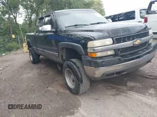 2001 Chevrolet Silverado 2500HD LS z VIN 1GCHK29U41E258086, wystawiony jako IAAI lot #42634330 z przebiegiem 287 688 mil mil oraz . Historia ofert i sprzedaży dostępna na DreamBid. Obrazek 1.
