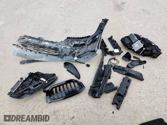 2023 BMW 3 Series 330i z VIN 3MW69FF08P8C83464, wystawiony jako Copart lot #63436145 z przebiegiem Nie podano mil oraz Czysty tytuł • Clean title. Historia ofert i sprzedaży dostępna na DreamBid. Obrazek 12.