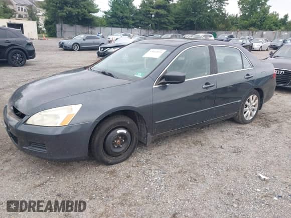 2006 Honda Accord EX-L with VIN 1HGCM66576A058117, listed as a IAAI auction lot 43012055 with 240,263 mi miles and . Bid and sale history available at DreamBid. Image 2.