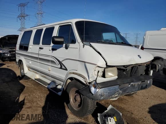 1997 Dodge Cargo with VIN 2B6HB21Y3VK569853, listed as a Copart auction lot 43560165 with 197,658 mi miles and Salvage title. Bid and sale history available at DreamBid. Image 4.