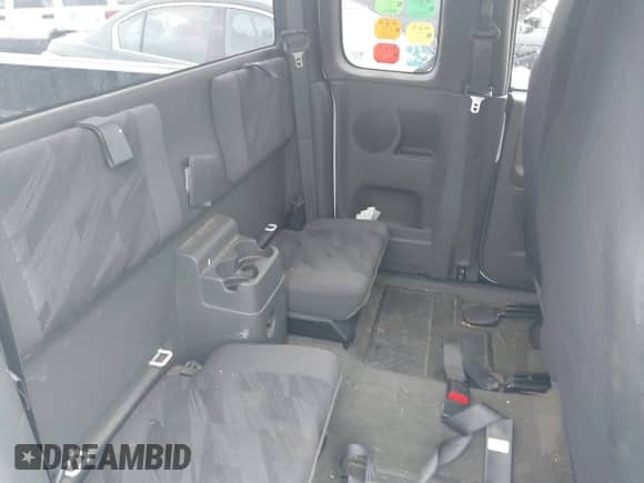 2005 Chevrolet Colorado Z71 with VIN 1GCDT196X58223919, listed as a IAAI auction lot 43459148 with 166,726 mi miles and . Bid and sale history available at DreamBid. Image 8.