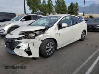 2020 Toyota Prius LE с VIN JTDKARFP9L3156037, выставлен на аукционе Copart как лот 81421535 с пробегом 82 209 миль миль и Списание • Salvage title. История ставок и продаж доступна на DreamBid. Изображение 1.