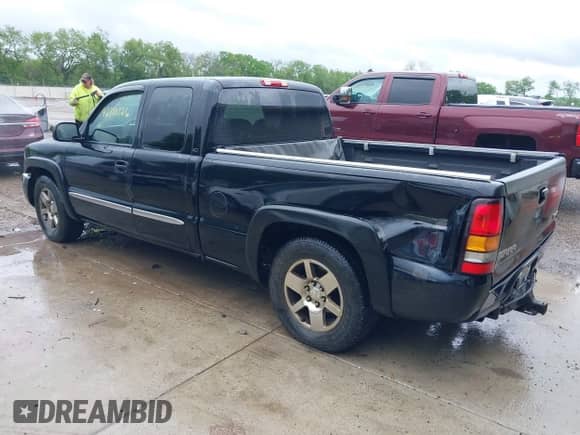 2004 GMC Sierra 1500 SLE с VIN 1GTEK19T24E156018, выставлен на аукционе IAAI как лот 42310526 с пробегом 204 753 миль миль и . История ставок и продаж доступна на DreamBid. Изображение 3.
