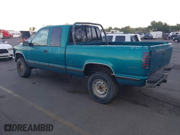 1995 Chevrolet Silverado 1500 with VIN 2GCEK19Z3S1169329, listed as a IAAI auction lot 42687311 with 170,818 mi miles and . Bid and sale history available at DreamBid. Image 3.