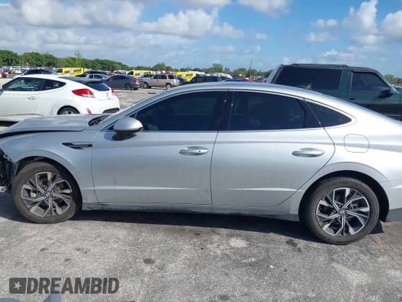 2024 Hyundai Sonata SEL с VIN KMHL64JA0RA415980, выставлен на аукционе IAAI как лот 43358120 с пробегом 19 685 миль миль и . История ставок и продаж доступна на DreamBid. Изображение 13.