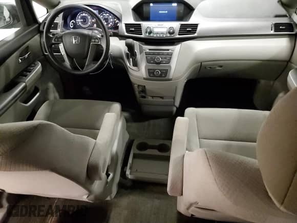 2014 Honda Odyssey LX z VIN 5FNRL5H21EB007064, wystawiony jako Copart lot #69064535 z przebiegiem 26 457 mil mil oraz Szkoda całkowita • Salvage title. Historia ofert i sprzedaży dostępna na DreamBid. Obrazek 8.