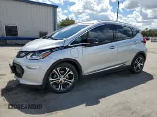 2017 Chevrolet Bolt EV Premier z VIN 1G1FX6S01H4161198, wystawiony jako Copart lot #69126883 z przebiegiem 88 117 mil mil oraz . Historia ofert i sprzedaży dostępna na DreamBid. Obrazek 1.