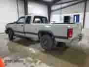 1996 Dodge Dakota z VIN 1B7GG23XXTS645438, wystawiony jako Copart lot #57796965 z przebiegiem 129 416 mil mil oraz Szkoda całkowita • Salvage title. Historia ofert i sprzedaży dostępna na DreamBid. Obrazek 2.