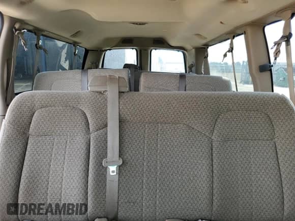2009 Chevrolet Express Passenger с VIN 1GAHG39K691162400, выставлен на аукционе Copart как лот 69941455 с пробегом 93 557 миль миль и Списание • Salvage title. История ставок и продаж доступна на DreamBid. Изображение 10.