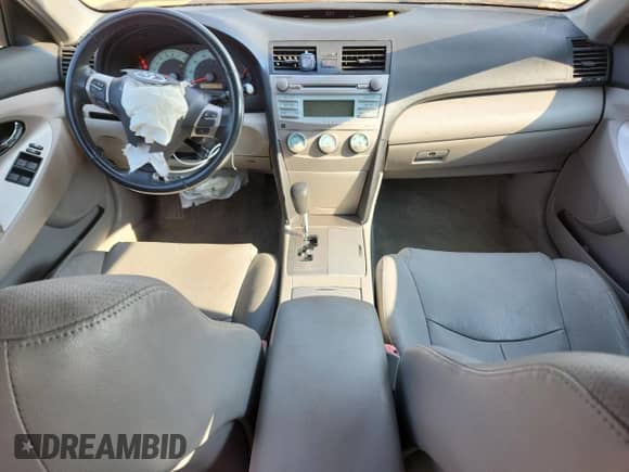 2007 Toyota Camry CE z VIN 4T1BE46K27U014667, wystawiony jako Copart lot #81526715 z przebiegiem 169 757 mil mil oraz Szkoda całkowita • Salvage title. Historia ofert i sprzedaży dostępna na DreamBid. Obrazek 8.