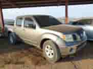 2007 Nissan Frontier SE z VIN 1N6AD07U67C435631, wystawiony jako IAAI lot #42723367 z przebiegiem 193 871 mil mil oraz . Historia ofert i sprzedaży dostępna na DreamBid. Obrazek 1.