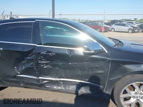 2020 Chevrolet Impala Premier z VIN 2G1105S36L9100017, wystawiony jako IAAI lot #42238669 z przebiegiem 130 249 mil mil oraz . Historia ofert i sprzedaży dostępna na DreamBid. Obrazek 5.