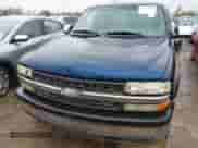 2001 Chevrolet Silverado 1500 LS z VIN 1GCEK19T51E176744, wystawiony jako IAAI lot #43271420 z przebiegiem 226 691 mil mil oraz . Historia ofert i sprzedaży dostępna na DreamBid. Obrazek 6.