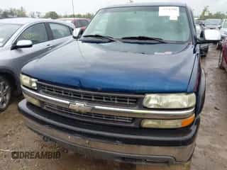 2001 Chevrolet Silverado 1500 LS z VIN 1GCEK19T51E176744, wystawiony jako IAAI lot #43271420 z przebiegiem 226 691 mil mil oraz . Historia ofert i sprzedaży dostępna na DreamBid. Obrazek 6.