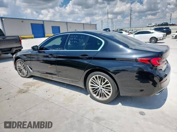 2022 BMW 5 Series 530i xDrive z VIN WBA13BJ09NCJ00249, wystawiony jako Copart lot #69185245 z przebiegiem 57 127 mil mil oraz Szkoda całkowita • Salvage title. Historia ofert i sprzedaży dostępna na DreamBid. Obrazek 2.