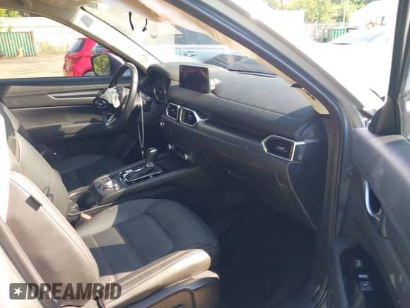 2023 Mazda CX-5 S Preferred z VIN JM3KFBCM2P0191455, wystawiony jako IAAI lot #42653952 z przebiegiem 49 488 mil mil oraz . Historia ofert i sprzedaży dostępna na DreamBid. Obrazek 5.