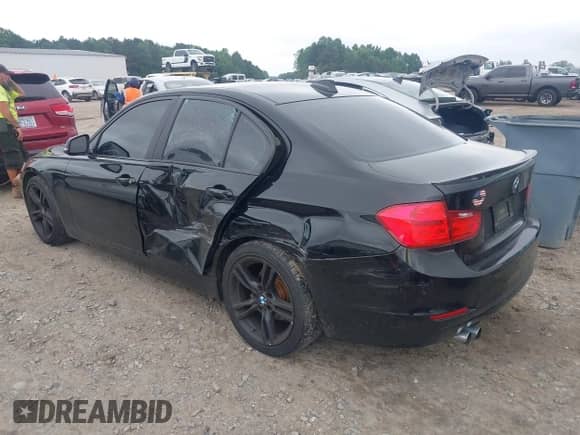 2013 BMW 3 Series 328i с VIN WBA3A5C54DF357101, выставлен на аукционе IAAI как лот 42415802 с пробегом 155 053 миль миль и . История ставок и продаж доступна на DreamBid. Изображение 3.