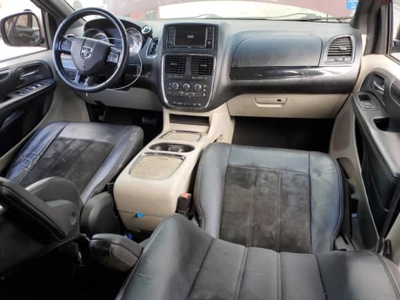 2017 Dodge Grand Caravan SXT with VIN 2C4RDGCG7HR783588, listed as a Copart auction lot 81991905 with 208,618 mi miles and Clean title. Bid and sale history available at DreamBid. Image 8.