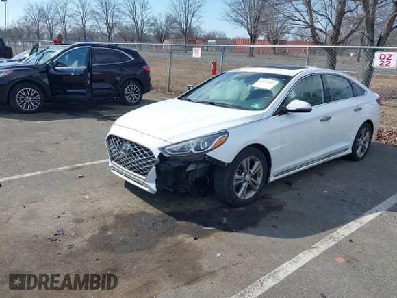 2018 Hyundai Sonata Limited с VIN 5NPE34AF5JH716100, выставлен на аукционе IAAI как лот 41649547 с пробегом 76 722 миль миль и . История ставок и продаж доступна на DreamBid. Изображение 2.