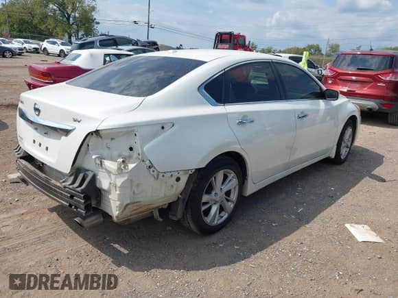 2015 Nissan Altima S z VIN 1N4AL3AP4FC130031, wystawiony jako IAAI lot #43180144 z przebiegiem 147 298 mil mil oraz . Historia ofert i sprzedaży dostępna na DreamBid. Obrazek 4.