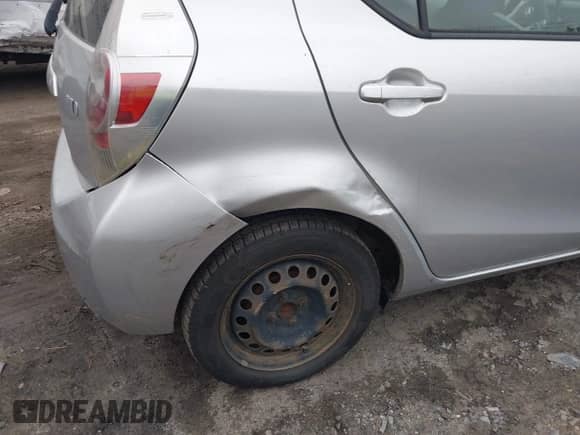 2013 Toyota Prius Two с VIN JTDKDTB39D1549055, выставлен на аукционе IAAI как лот 43547890 с пробегом 216 603 миль миль и . История ставок и продаж доступна на DreamBid. Изображение 6.