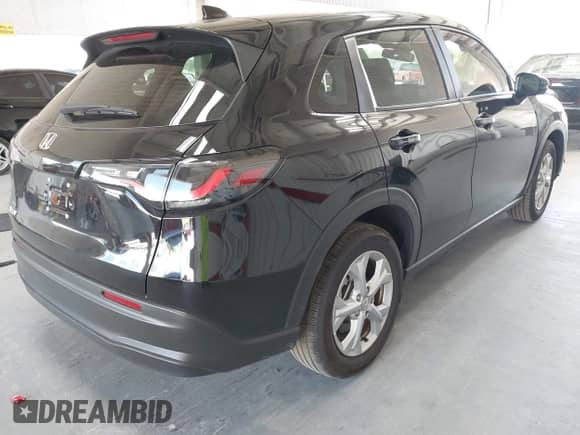 2025 Honda HR-V LX с VIN 3CZRZ1H30SM737050, выставлен на аукционе IAAI как лот 43313443 с пробегом 9 718 миль миль и . История ставок и продаж доступна на DreamBid. Изображение 4.