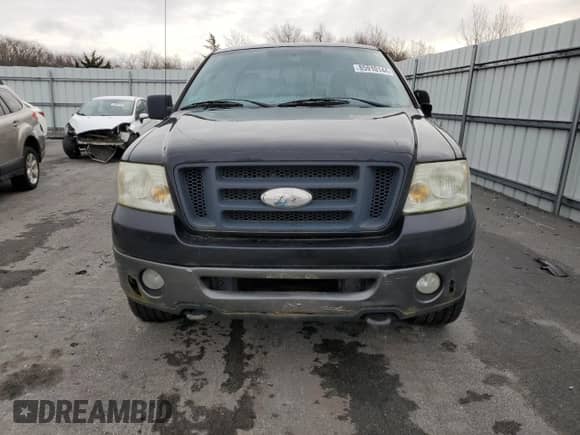 2007 Ford F-150 XLT z VIN 1FTPX04537KC00496, wystawiony jako Copart lot #85910144 z przebiegiem 153 119 mil mil oraz Czysty tytuł • Clean title. Historia ofert i sprzedaży dostępna na DreamBid. Obrazek 5.