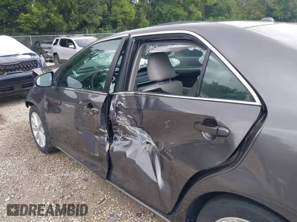 2014 Toyota Camry L with VIN 4T1BF1FK4EU862865, listed as a IAAI auction lot 42882246 with 33,475 mi miles and . Bid and sale history available at DreamBid. Image 19.