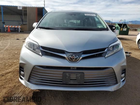 2019 Toyota Sienna Limited Premium with VIN 5TDDZ3DCXKS216984, listed as a Copart auction lot 84034875 with 73,073 mi miles and Salvage title. Bid and sale history available at DreamBid. Image 5.