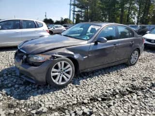 2007 BMW 3 Series 328i z VIN WBAVA33597FV65802, wystawiony jako Copart lot #71863455 z przebiegiem 143 705 mil mil oraz Szkoda całkowita • Salvage title. Historia ofert i sprzedaży dostępna na DreamBid. Obrazek 1.