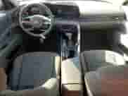 2024 Hyundai Elantra SEL z VIN KMHLM4DG4RU694645, wystawiony jako Copart lot #89689735 z przebiegiem 45 331 mil mil oraz Szkoda całkowita • Salvage title. Historia ofert i sprzedaży dostępna na DreamBid. Obrazek 8.