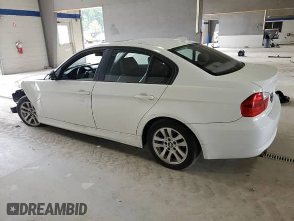 2006 BMW 3 Series 325xi with VIN WBAVD13546KV08960, listed as a Copart auction lot 81710605 with Not provided miles and Salvage title. Bid and sale history available at DreamBid. Image 2.