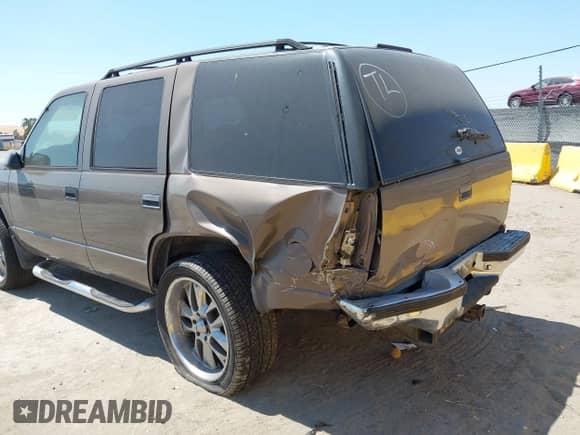 1997 Chevrolet Tahoe с VIN 1GNEK13R4VJ442823, выставлен на аукционе IAAI как лот 42740719 с пробегом 257 889 миль миль и . История ставок и продаж доступна на DreamBid. Изображение 6.