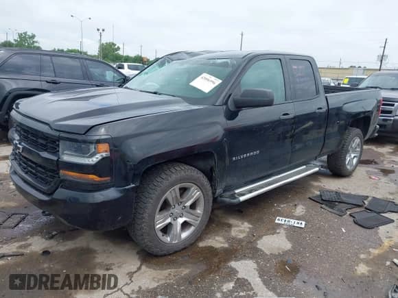 2017 Chevrolet Silverado 1500 Custom с VIN 1GCRCPEC1HZ112646, выставлен на аукционе IAAI как лот 42096956 с пробегом 86 797 миль миль и . История ставок и продаж доступна на DreamBid. Изображение 2.