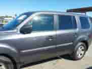 2015 Honda Pilot LX with VIN 5FNYF3H21FB015772, listed as a IAAI auction lot 43050238 with 145,107 mi miles and . Bid and sale history available at DreamBid. Image 15.