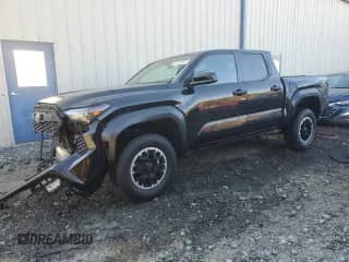 2024 Toyota Tacoma TRD Off Road с VIN 3TMLB5JN1RM026664, выставлен на аукционе Copart как лот 89505635 с пробегом 27 772 миль миль и Чистый • Clean title. История ставок и продаж доступна на DreamBid. Изображение 1.