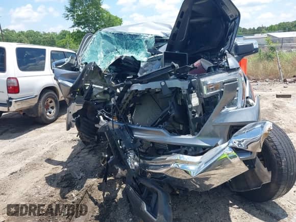 2022 GMC Sierra 1500 SLE with VIN 3GTP8BEK7NG121544, listed as a IAAI auction lot 42320833 with Not provided miles and . Bid and sale history available at DreamBid. Image 11.