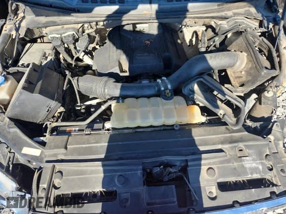 2017 Ford F-150 Lariat z VIN 1FTEW1EG0HKD85866, wystawiony jako Copart lot #84581145 z przebiegiem 121 397 mil mil oraz Szkoda całkowita • Salvage title. Historia ofert i sprzedaży dostępna na DreamBid. Obrazek 11.