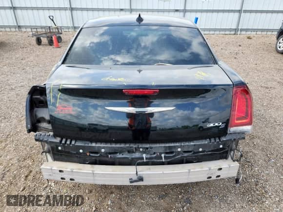 2016 Chrysler 300 S с VIN 2C3CCABG6GH252589, выставлен на аукционе Copart как лот 60805375 с пробегом 116 028 миль миль и Списание • Salvage title. История ставок и продаж доступна на DreamBid. Изображение 6.