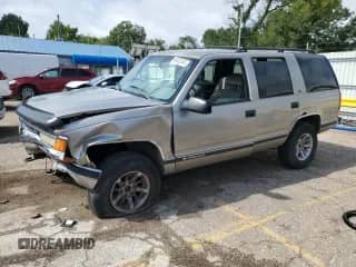 1998 Chevrolet Tahoe с VIN 1GNEK13R1WJ345984, выставлен на аукционе Copart как лот 68302345 с пробегом 235 484 миль миль и Списание • Salvage title. История ставок и продаж доступна на DreamBid. Изображение 1.