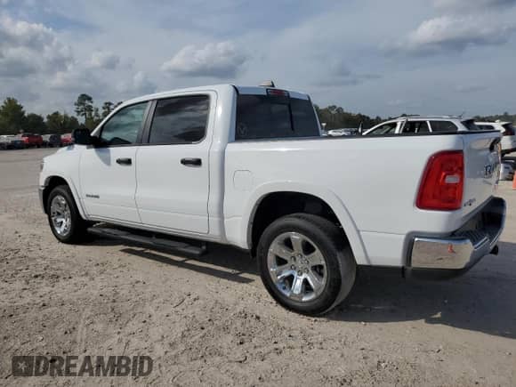 2025 Ram 1500 Big Horn z VIN 1C6RRFFG2SN536384, wystawiony jako Copart lot #90044455 z przebiegiem 10 815 mil mil oraz Szkoda całkowita • Salvage title. Historia ofert i sprzedaży dostępna na DreamBid. Obrazek 2.