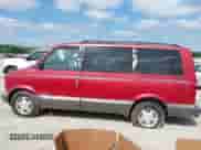 1999 Chevrolet Astro z VIN 1GNDM19W6XB104064, wystawiony jako IAAI lot #42122684 z przebiegiem 168 979 mil mil oraz . Historia ofert i sprzedaży dostępna na DreamBid. Obrazek 14.