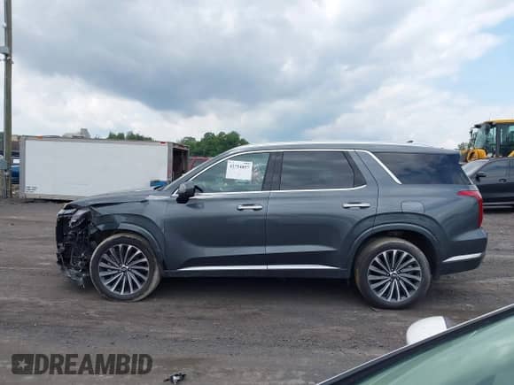 2025 Hyundai Palisade Calligraphy с VIN KM8R7DGE1SU867278, выставлен на аукционе IAAI как лот 42754857 с пробегом 11 006 миль миль и . История ставок и продаж доступна на DreamBid. Изображение 14.