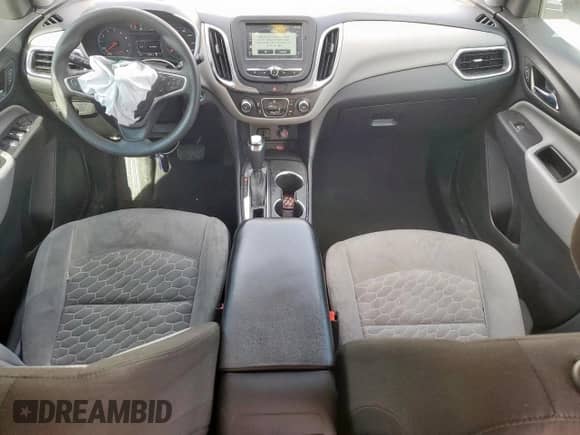 2018 Chevrolet Equinox LT z VIN 2GNAXSEV7J6247466, wystawiony jako Copart lot #69020055 z przebiegiem 156 996 mil mil oraz Szkoda całkowita • Salvage title. Historia ofert i sprzedaży dostępna na DreamBid. Obrazek 8.